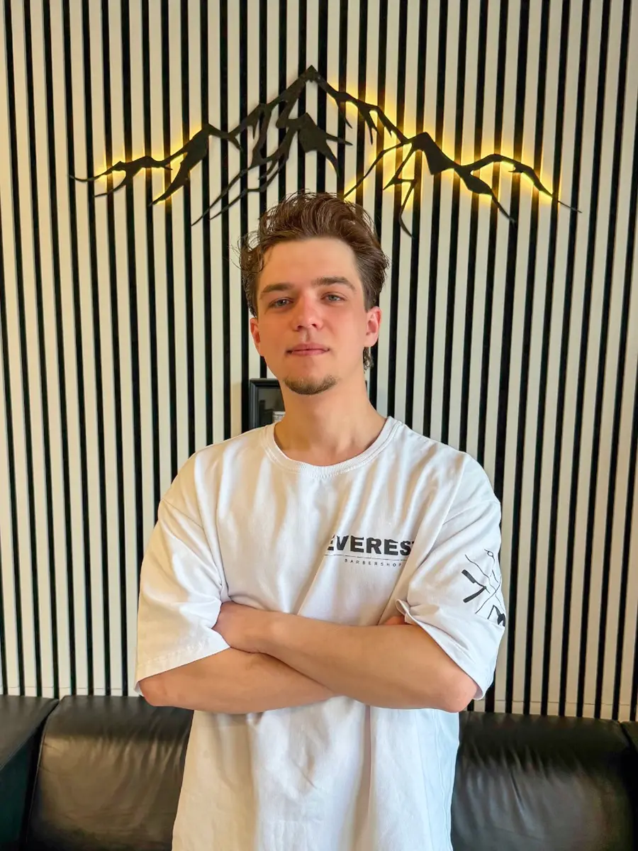 Andrey — barber v Everest Barbershop Praha 9
